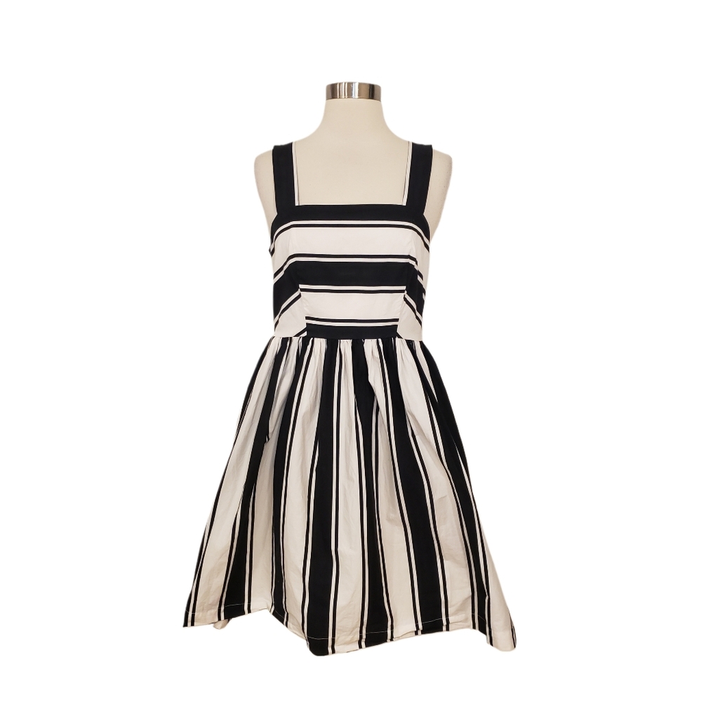 MILLY Size 4 Black and Cream Bold Striped Summer Fit and Flare Dress
